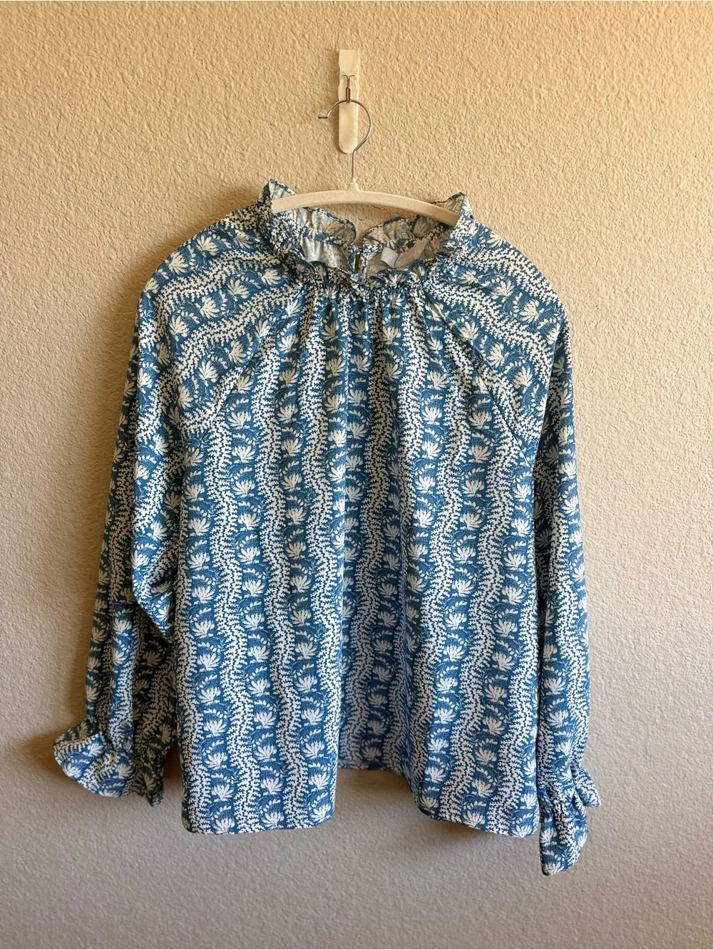 NWOT Hill House Millie Top Blouse Blue & White Mock Neck Coastal Size Large